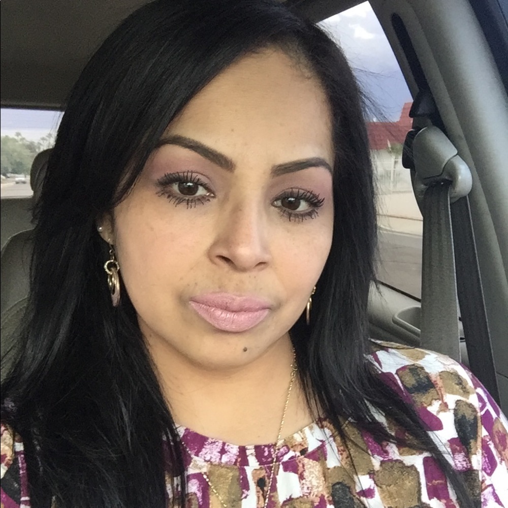 Meet your Posher, Claudia